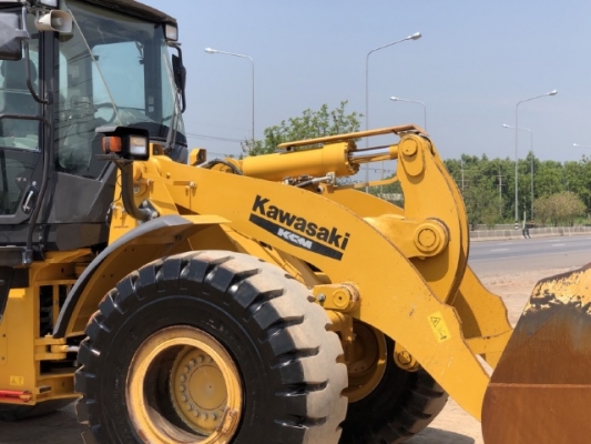 ขายรถตักล้อยาง HITACHI ZW220-5B ปี 2015 นำเข้าเองจากญี่ปุ่น สภาพสวยพร้อมใช้ มีVDOการทำงานครับ