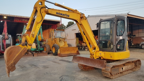 รถขุดโคมัตสุ PC40MR-2 เก่าญี่ปุ่น