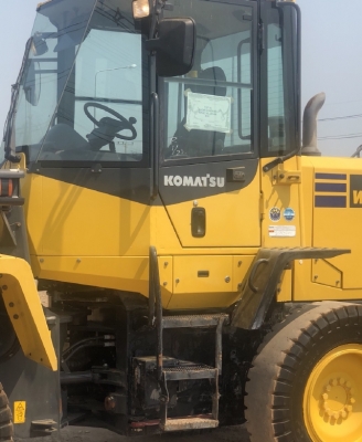 ขายรถตักล้อยาง KOMATSU WA100-7 ปี 2017 นำเข้าเองจากญี่ปุ่น สภาพสวยพร้อมใช้ มีVDOการทำงานครับ