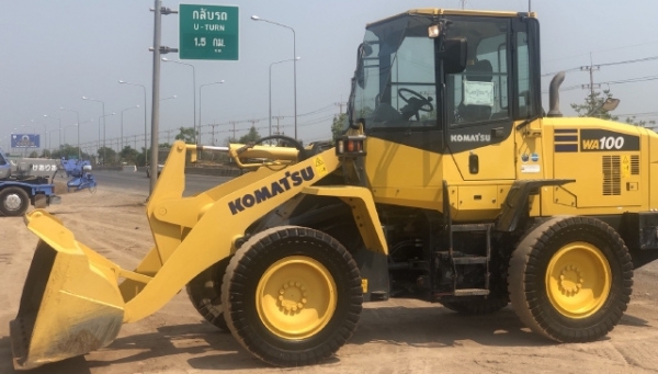ขายรถตักล้อยาง KOMATSU WA100-7 ปี 2017 นำเข้าเองจากญี่ปุ่น สภาพสวยพร้อมใช้ มีVDOการทำงานครับ
