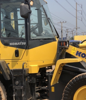 ขายรถตักล้อยาง KOMATSU WA100-7 ปี 2017 นำเข้าเองจากญี่ปุ่น สภาพสวยพร้อมใช้ มีVDOการทำงานครับ