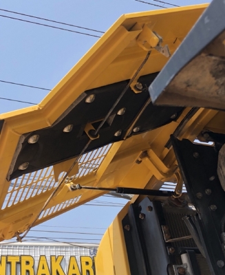 ขายรถตักล้อยาง KOMATSU WA100-7 ปี 2017 นำเข้าเองจากญี่ปุ่น สภาพสวยพร้อมใช้ มีVDOการทำงานครับ