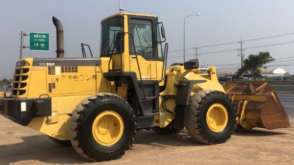 ขายรถตักล้อยาง KOMATSU WA300-3E นำเข้าเองจากญี่ปุ่น สภาพสวยพร้อมใช้ มีVDOการทำงานครับ