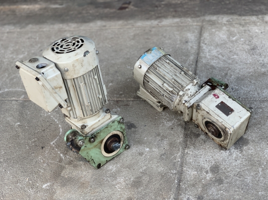 ขายมอเตอร์เกียร์แบบเพลาสวม Hyponic drive Sumitomo 0.4Kw. 380V อัตราทด 1:30 made in Japan เพลาออกประมาณ 48รอบต่อนาที สภาพสวยเดิมๆ หมุนนิ่ม พร้อมใช้งาน มี 2ตัวครับ ราคาตัวละ 2,800 บาท ขายมอเตอร์เกียร์แบบเพลาสวม Hyponic drive Sumitomo 0.4Kw. 380V อัตราทด 1:30 made in Japan เพลาออกประมาณ 48รอบต่อนาที สภาพสวยเดิมๆ หมุนนิ่ม พร้อมใช้งาน มี 2ตัวครับ ราคาตัวละ 2,800 บาท