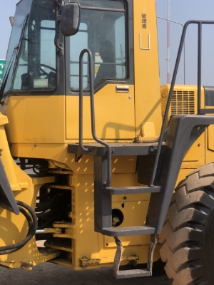 ขายรถตักล้อยาง KOMATSU WA450-3 รถนอกนำเข้าเองจากญี่ปุ่น สภาพสวยพร้อมใช้ มีVDOการทำงานครับ