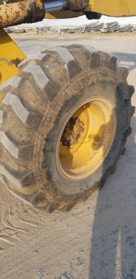 ขายรถตัก KOMATSU 510 เอวอ่อน รถใช้งานได้ปกติ เครื่องปั้มดี พร้อมใช้งาน สอบถาม 093 0764943 K ตั้ม