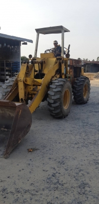ขายรถตัก KOMATSU 510 เอวอ่อน รถใช้งานได้ปกติ เครื่องปั้มดี พร้อมใช้งาน สอบถาม 093 0764943 K ตั้ม
