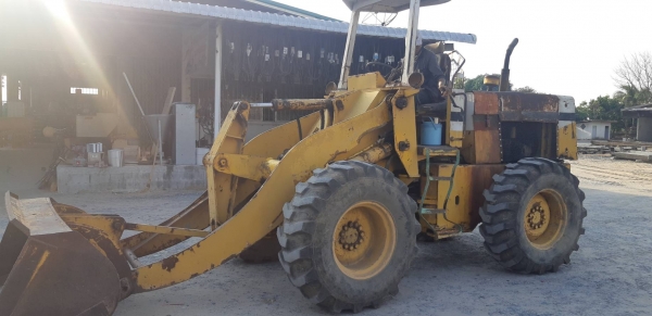ขายรถตัก KOMATSU 510 เอวอ่อน รถใช้งานได้ปกติ เครื่องปั้มดี พร้อมใช้งาน สอบถาม 093 0764943 K ตั้ม ขายรถตัก KOMATSU 510 เอวอ่อน รถใช้งานได้ปกติ เครื่องปั้มดี พร้อมใช้งาน สอบถาม 093 0764943 K ตั้ม