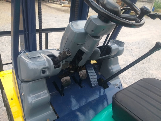 ขายรถยก KOMATSU FD20-12 เครื่องดีเซล 4JG2 เสาสูง 3 เมตร ยกได้ 2 ตัน เกียร์ธรรมดา รถนอกนำเข้า รับบัตรเครดิต ติดต่อ 063-5628992