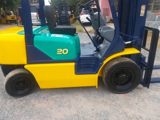 ขายรถยก KOMATSU FD20-12 เครื่องดีเซล 4JG2 เสาสูง 3 เมตร ยกได้ 2 ตัน เกียร์ธรรมดา รถนอกนำเข้า รับบัตรเครดิต ติดต่อ 063-5628992