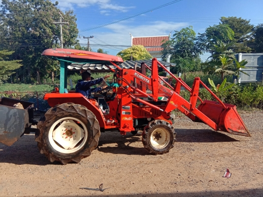ขายรถตักมันหินดินทรายขี้วัวได้คับขาย155000รถ42แรง4สูบ4*4พวงมาลัยเพลาเวิอร์มีPTOใช้ได้รถรุ่นL1สนใจสอบ ขายรถตักมันหินดินทรายขี้วัวได้คับขาย155000รถ42แรง4สูบ4*4พวงมาลัยเพลาเวิอร์มีPTOใช้ได้รถรุ่นL1สนใจสอบ
