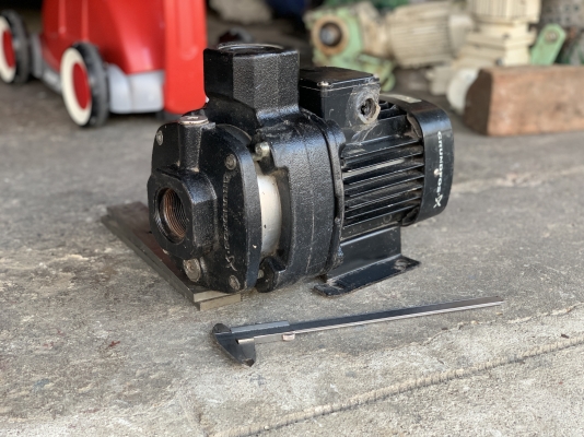 ขายปั๊มน้ำหอยโข่งใบพัดสแตนเลส Grundfos 0.87HP. 380V ขนาดเข้า 1.5นิ้ว ออก 1.5นิ้ว รุ่นเน้นปริมาณน้ำ สภาพสวย หมุนนิ่ม พร้อมใช้งาน ราคา 3,200 บาท