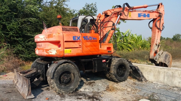 ขาย 750,000 แบคโฮล้อยาง HITACHI EX165W 2 เพลาไฟฟ้าครบ เครื่องดี ปั๊มแรง เอวแน่น ยางดี แอร์เย็น รถสภาพเก่านอก รถสวยพร้อมใช้ เอกสารอินวอยท์ รถอยู่ กทม. 090-772-3710 090-772-3708