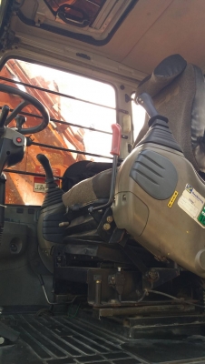 ขาย 750,000 แบคโฮล้อยาง HITACHI EX165W 2 เพลาไฟฟ้าครบ เครื่องดี ปั๊มแรง เอวแน่น ยางดี แอร์เย็น รถสภาพเก่านอก รถสวยพร้อมใช้ เอกสารอินวอยท์ รถอยู่ กทม. 090-772-3710 090-772-3708