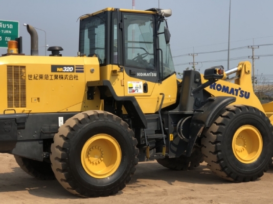 ขายรถตักล้อยาง KOMATSU WA320-7 ปี 2016 นำเข้าเองจากญี่ปุ่น สภาพสวยพร้อมใช้งาน มีVDOการทำงานครับ