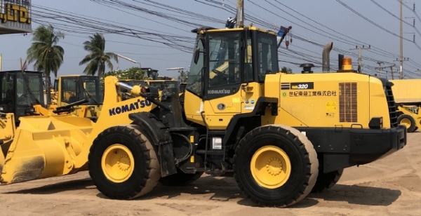 ขายรถตักล้อยาง KOMATSU WA320-7 ปี 2016 นำเข้าเองจากญี่ปุ่น สภาพสวยพร้อมใช้งาน มีVDOการทำงานครับ
