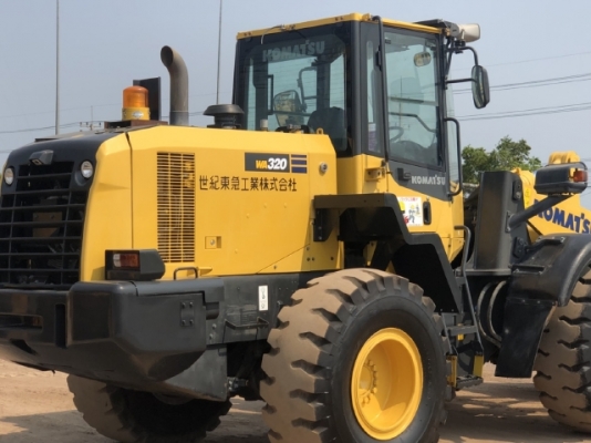 ขายรถตักล้อยาง KOMATSU WA320-7 ปี 2016 นำเข้าเองจากญี่ปุ่น สภาพสวยพร้อมใช้งาน มีVDOการทำงานครับ