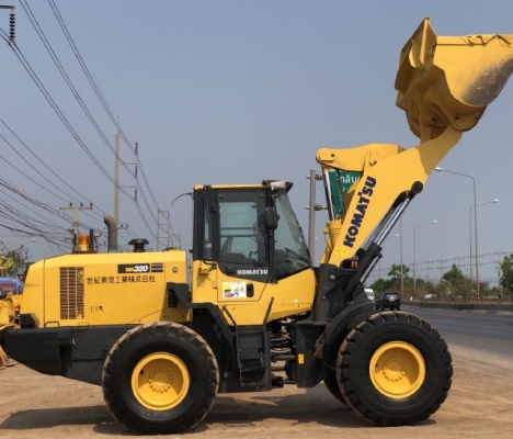 ขายรถตักล้อยาง KOMATSU WA320-7 ปี 2016 นำเข้าเองจากญี่ปุ่น สภาพสวยพร้อมใช้งาน มีVDOการทำงานครับ