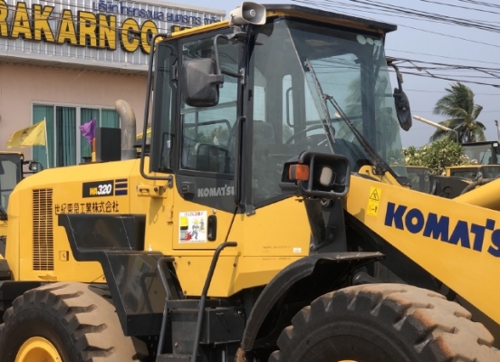 ขายรถตักล้อยาง KOMATSU WA320-7 ปี 2016 นำเข้าเองจากญี่ปุ่น สภาพสวยพร้อมใช้งาน มีVDOการทำงานครับ