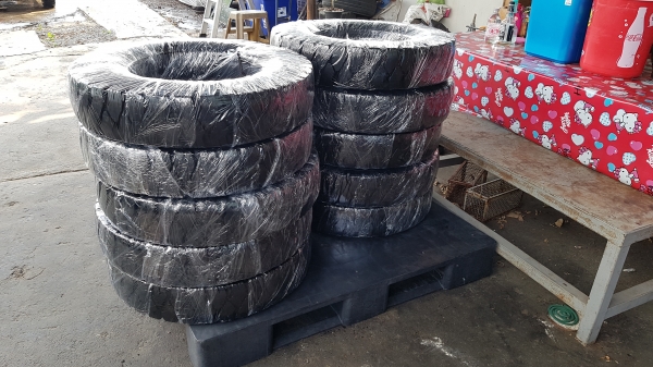 ขายยางลม รถยกโฟล์คลิฟท์ ขนาด 600-15 ,28×9-15 , 700-12 ,650-10,600-9 ติดต่อ 0844596195 เหมี๋ยวค่ะ ขายยางลม รถยกโฟล์คลิฟท์ ขนาด 600-15 ,28×9-15 , 700-12 ,650-10,600-9 ติดต่อ 0844596195 เหมี๋ยวค่ะ