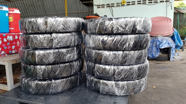 ขายยางลม รถยกโฟล์คลิฟท์ ขนาด 600-15 ,28&times;9-15 , 700-12 ,650-10,600-9 ติดต่อ 0844596195 เหมี๋ยวค่ะ
