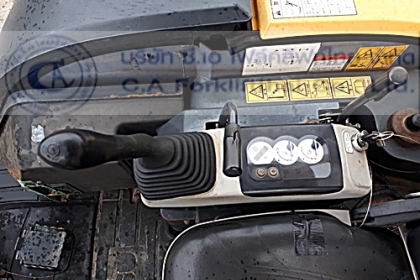 ขาย รถขุดแบคโฮ KOMATSU รุ่น PC30MR-2 (1)
