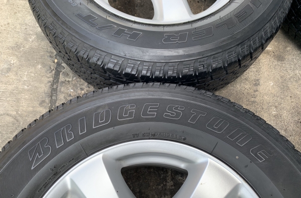 ล้อแม็ก ISUZU V-CROSS ขอบ 17 แถมยาง 255-65-17 Bridgestone ปี 15 ล้อแม็ก ISUZU V-CROSS ขอบ 17 แถมยาง 255-65-17 Bridgestone ปี 15