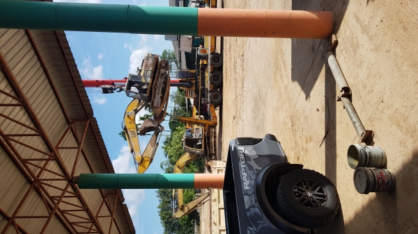 ตัดรถแบคโฮkobelco sk200-3และcatE200B แยกขายอะไหล่ครับ ตัดรถแบคโฮkobelco sk200-3และcatE200B แยกขายอะไหล่ครับ