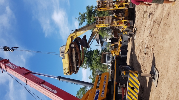 ตัดรถแบคโฮkobelco sk200-3และcatE200B แยกขายอะไหล่ครับ