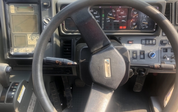 ขายรถเครน TADANO TR100M-1 (ขนาด 10 ตัน) ปี 1996 นำเข้าเองจากญี่ปุ่น สภาพสวยพร้อมใช้งาน มีVDOการทำงานครับ ขายรถเครน TADANO TR100M-1 (ขนาด 10 ตัน) ปี 1996 นำเข้าเองจากญี่ปุ่น สภาพสวยพร้อมใช้งาน มีVDOการทำงานครับ