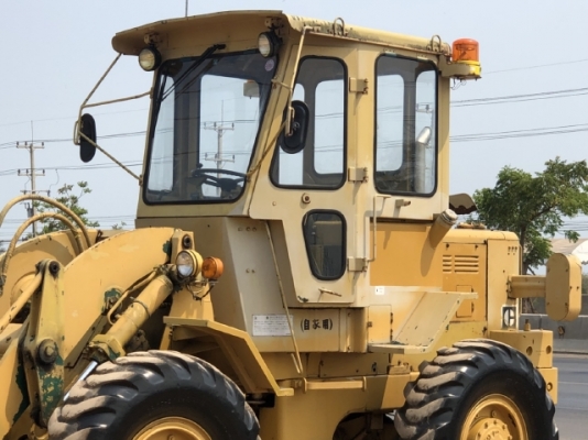 ขายรถตักล้อยาง CAT 920 (เทียบเท่า WA200) นำเข้าเองจากญี่ปุ่น สภาพสวยพร้อมใช้งาน มีVDOการทำงานครับ