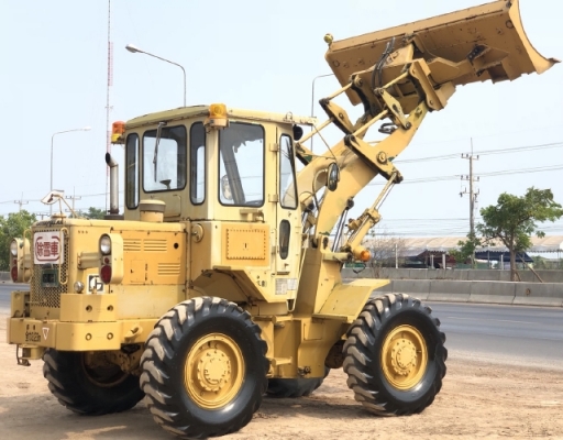 ขายรถตักล้อยาง CAT 920 (เทียบเท่า WA200) นำเข้าเองจากญี่ปุ่น สภาพสวยพร้อมใช้งาน มีVDOการทำงานครับ