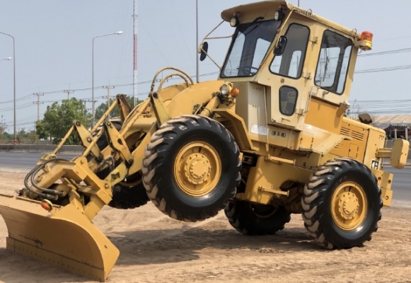 ขายรถตักล้อยาง CAT 920 (เทียบเท่า WA200) นำเข้าเองจากญี่ปุ่น สภาพสวยพร้อมใช้งาน มีVDOการทำงานครับ