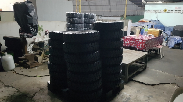 ขายยางลม รถยกโฟล์คลิฟท์ ขนาด 600-15 ,28×9-15 , 700-12 ,650-10,600-9 ติดต่อ 0844596195 เหมี๋ยวค่ะ ขายยางลม รถยกโฟล์คลิฟท์ ขนาด 600-15 ,28×9-15 , 700-12 ,650-10,600-9 ติดต่อ 0844596195 เหมี๋ยวค่ะ