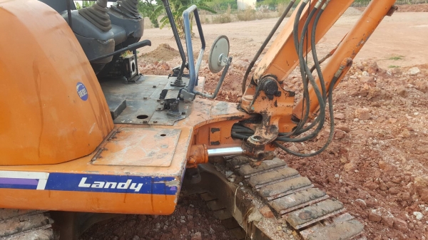 ขาย แบคโฮ HITACHI EX30 เครื่องดี ปั้มนิ้ว มีไลน์แย็ก ช่วงล่างเต็ม รถทำงานเร็วไม่โหลด ราคาต่อรองได้