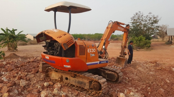 ขาย แบคโฮ HITACHI EX30 เครื่องดี ปั้มนิ้ว มีไลน์แย็ก ช่วงล่างเต็ม รถทำงานเร็วไม่โหลด ราคาต่อรองได้