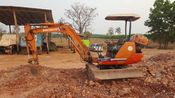 ขาย แบคโฮ HITACHI EX30 เครื่องดี ปั้มนิ้ว มีไลน์แย็ก ช่วงล่างเต็ม รถทำงานเร็วไม่โหลด ราคาต่อรองได้