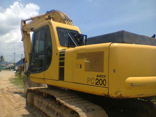 ขายรถแบคโฮ KOMATSU PC-200-6 รถใช้งานได้สมบูรณ์ ไฟฟ้าครบ เล่มทะเบียน