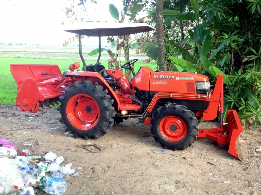 ขายด่วนรถไถคูโบต้าL3408พร้อมโลเตอร์ลี่ตราช้างและใบมีดดันดินหน้าสนใจติดต่อ081-9136451 ขายด่วนรถไถคูโบต้าL3408พร้อมโลเตอร์ลี่ตราช้างและใบมีดดันดินหน้าสนใจติดต่อ081-9136451