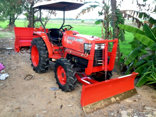 ขายด่วนรถไถคูโบต้าL3408พร้อมโลเตอร์ลี่ตราช้างและใบมีดดันดินหน้าสนใจติดต่อ081-9136451 ขายด่วนรถไถคูโบต้าL3408พร้อมโลเตอร์ลี่ตราช้างและใบมีดดันดินหน้าสนใจติดต่อ081-9136451