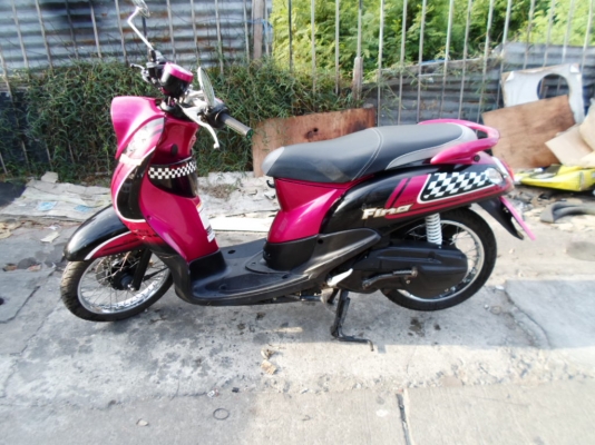 ขาย YAMAHA FINO รุ่นเกจ์น้ำมันแยกส่วน สีชมพู-ดำ รถปีส.ค.54 เครื่องเดิมๆๆ ขาย18,900บาท