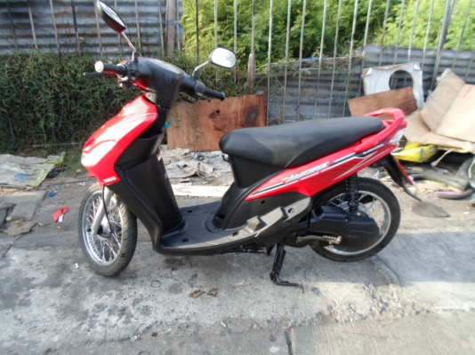 ขาย YAMAHA MIO AMORE รถสีแดง ปี53 เครื่องเดิมๆๆ ขับดีมากๆ สภาพภายนอกสวย มีเล่มทะเบียนครบ ขาย14,500บาท
