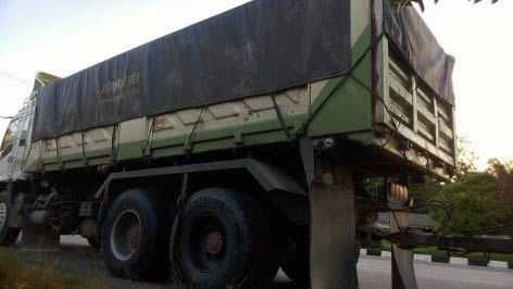 รถอิซูซุ 10 ล้อดั้ม FXZ 270 แรงม้า ปี 46 ( ขายแม่ลูก ) สนใจติดต่อ 081 - 6079515 รถอิซูซุ 10 ล้อดั้ม FXZ 270 แรงม้า ปี 46 ( ขายแม่ลูก ) สนใจติดต่อ 081 - 6079515