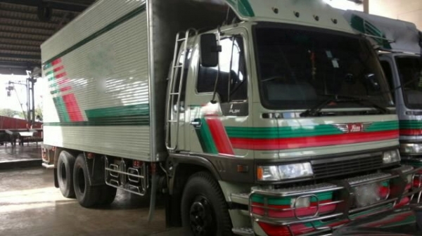 รถฮีโน่ 10 ล้อ ตู้เย็น  FL3H  195 แรงม้า  สนใจติดต่อ  081 - 6079515