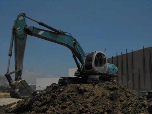 ขายด่วน..รถแบคโฮ KOBELCO SK200 M5 SUPER บูม อาร์ม ไม่มีปะ รถสวยทั้งคัน ระบบไฟฟ้าทำงานดี ครบ มีทะเบียนครบ.