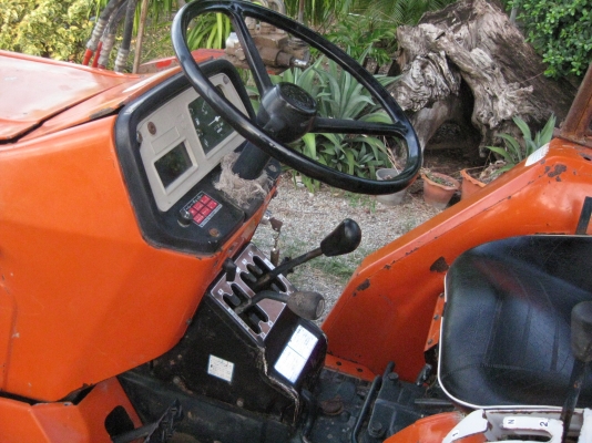 ขาย Kubota L2202 เพลาเดียว รถใช้งานได้ปกติครับ พร้อมใบดันหน้า + ผาน4 + ล้อเหล็ก สนใจติดต่อครับ