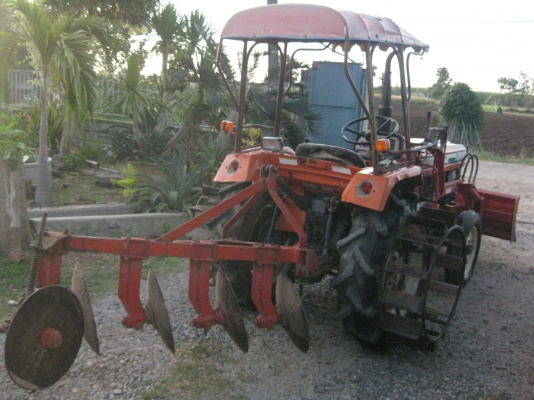 ขาย Kubota L2202 เพลาเดียว รถใช้งานได้ปกติครับ พร้อมใบดันหน้า + ผาน4 + ล้อเหล็ก สนใจติดต่อครับ