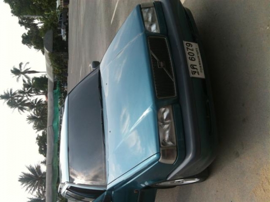 รถ van ครอบครัว สวย. แต่เสีย