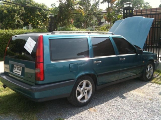 รถ van ครอบครัว สวย. แต่เสีย