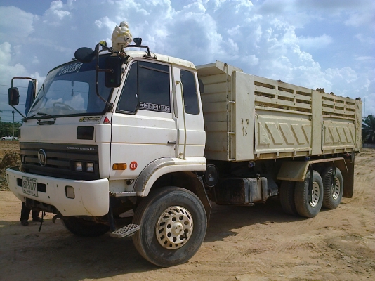 10ล้อดั้มนิสสันUD CWM430M 290แรงเครื่องเทอร์โบ เกียร์ธรรมดา